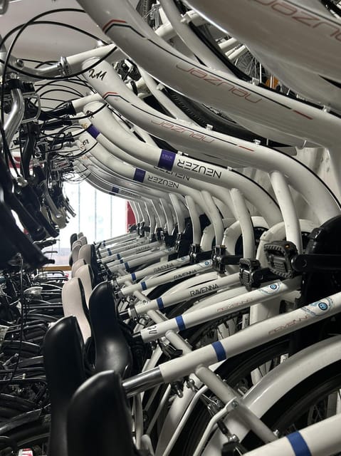 Choose a bicycle and make your own tour in Budapest-24 hrs - Why a One-Day Bike Loop Works So Well in Budapest