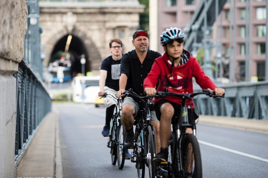 Choose a bicycle and make your own tour in Budapest-24 hrs - Your Map, Your Pace, and Budapest’s Bike Lanes