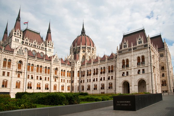 Classic Walk in Budapest Historical Center - The Hungarian Parliament finish: a satisfying end point