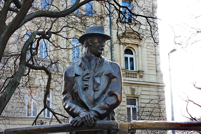 Communism in Hungary with a Historian - Hungarian Parliament and the 1956 Revolution story behind Bloody Thursday