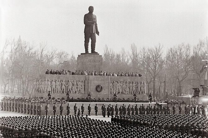 Communist Budapest Private Walking Tour - Ronald Reagan statue: how Hungary framed the end-game of the Iron Curtain