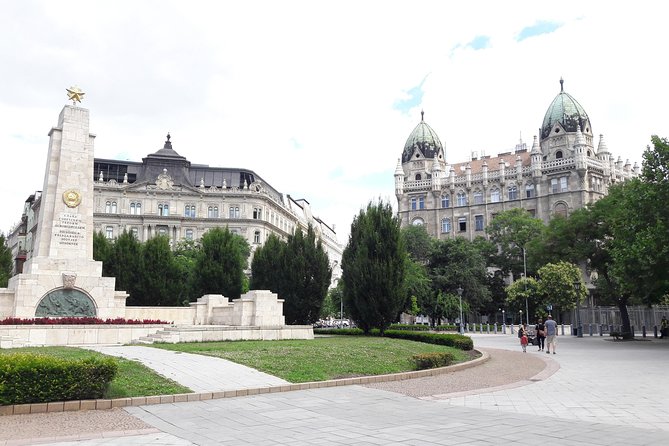 Comprehensive sightseeing tour - Vajdahunyad Castle and City Park: photo time, architecture nerd bonus