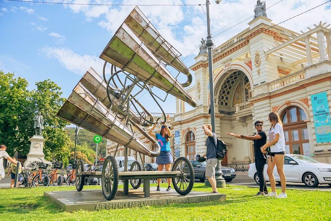 E-Scooter Half-Day Private Tour in Budapest with Food Tastings - Central Market Hall to Chain Bridge: your first big taste of Budapest