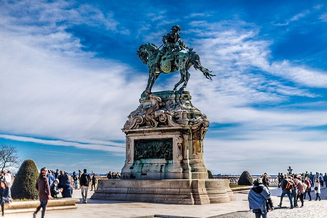 Essential Walking Tour - Fountain of King Matthias: short stop, good context