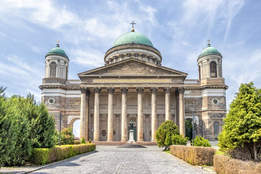 From Budapest: Danube Bend Day Trip in English - A Long But Manageable 8.5 Hours From Budapest