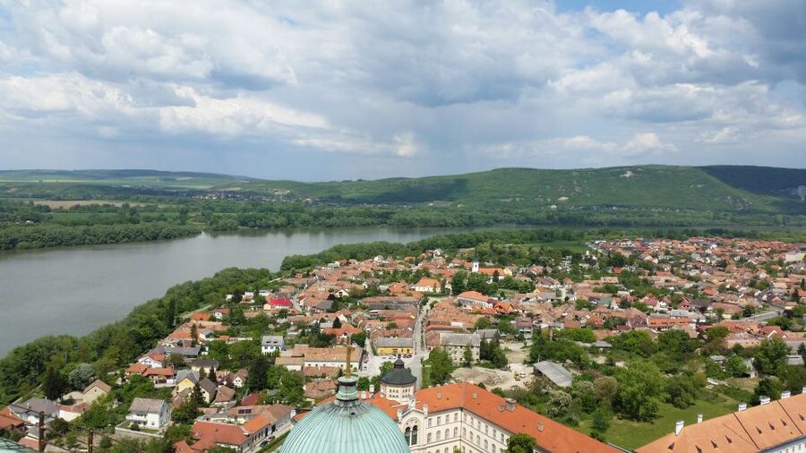 From Budapest: Danube Bend Full-Day Private Tour with Lunch - A 3-Course Lunch in the Danube Bend (Included, Not an Afterthought)