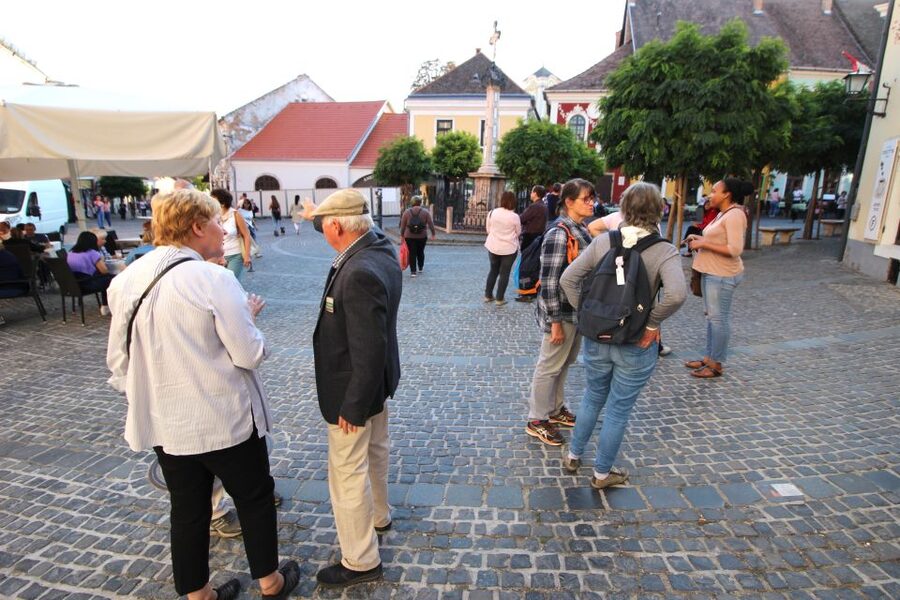 From Budapest: Danube Bend & Szentendre Tour with Lunch - Guides make or break the day, and this one often gets it right