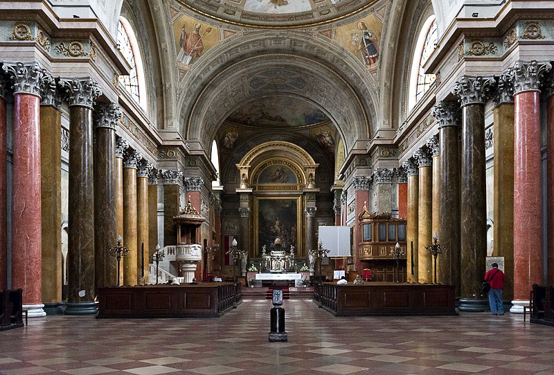 From Budapest: Guided Tour of Eger with Wine Tasting - The Lyceum and cathedral area, what you see and what you pay for