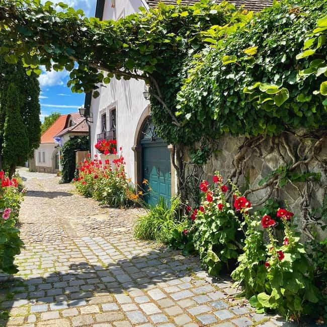 From Budapest: Szentendre Day Trip with Street Food - Street food tasting: quick bites that set up the rest of the day