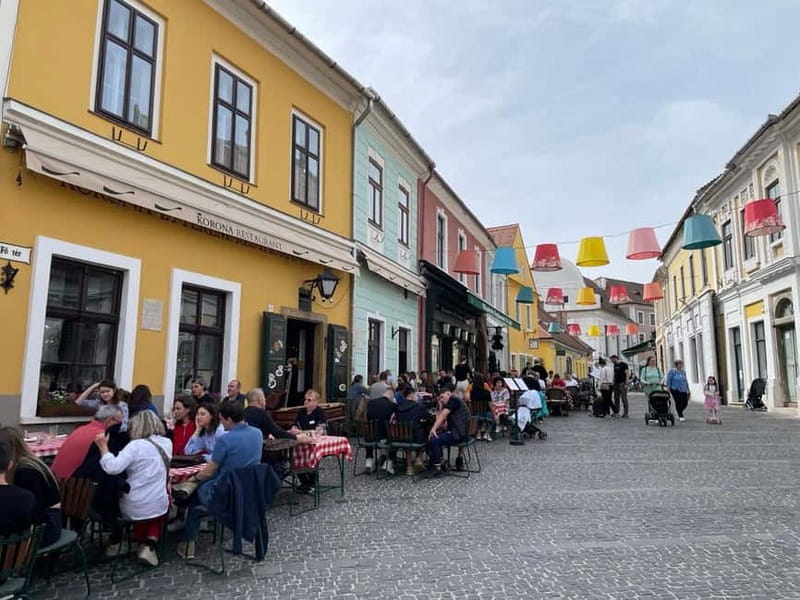 From Budapest: Szentendre Day Trip with Street Food - The guided walk: baroque-looking streets and local context