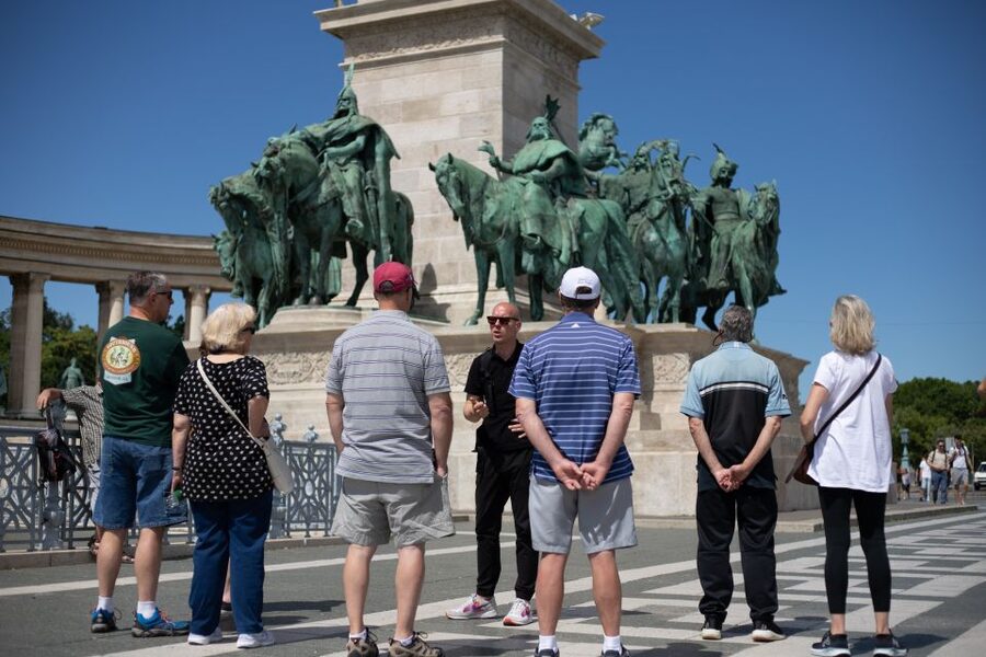 Full Day Budapest City Tour with Lunch, Wine & Dessert - Wine, Lunch, and Dessert: Smart Inclusions for a Short Stay