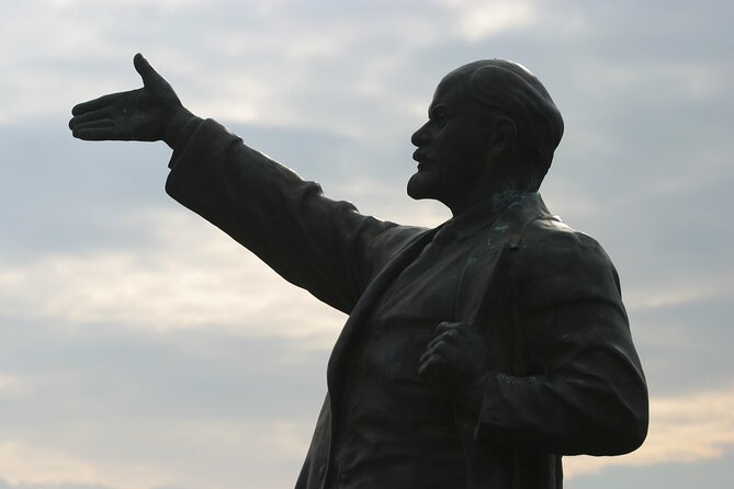 Guided Tour with Admission in Memento Park - Practical planning: where to meet and how to use your time