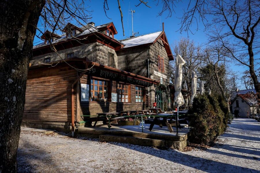 Hike to Spiritual Sites Near Budapest - Lunch where locals eat, then time for a sauna treat