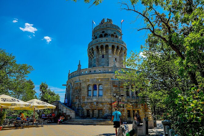 Hiking + Chairlift ride + viewpoints in Budapest - Chairlift from the lower station: the quick shortcut to big views