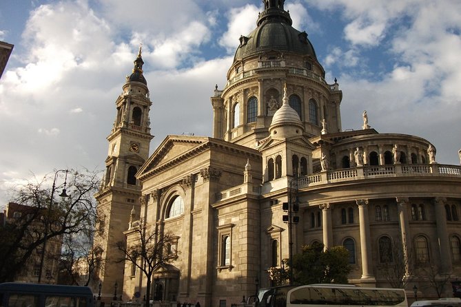 Historical and Cultural Guided Tour of Budapest - A 9:00 am private tour that links Pest and Buda in one go