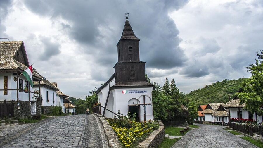 Hollókő Ethnographic Village: Day Tour from Budapest - Meeting Palóc residents and catching folk dance and craftwork