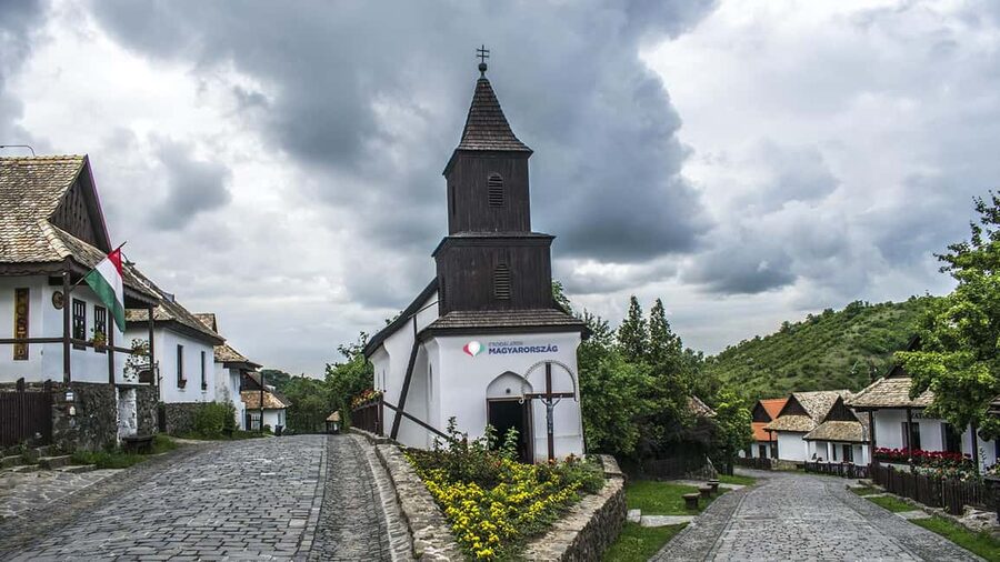 Hollókő Ethnographic Village: Day Tour from Budapest - Budapest to Hollókő: pickup points, pacing, and the 8-hour reality