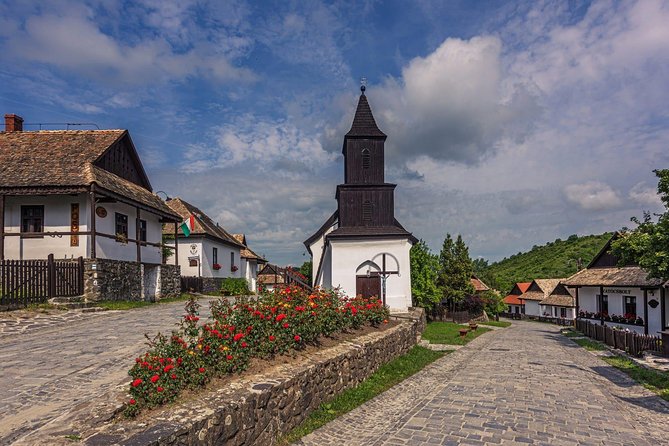 HOLLÓKŐ UNESCO World Heritage site + Eger Castle Private guided tour - UNESCO Hollókő village museum: the living 17th to 18th century feel