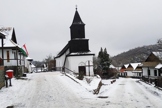 HOLLÓKŐ UNESCO World Heritage site + Eger Castle Private guided tour - Bull’s Blood wine shopping in Eger: practical tips for buying well