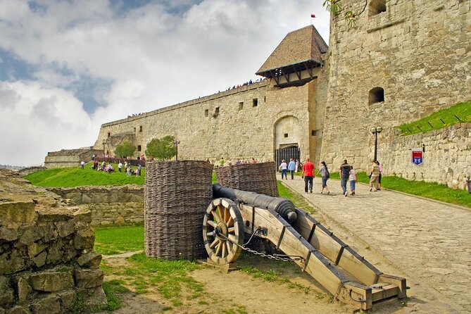 Home to Bull's Blood red wine! Eger with winetaste private tour - Key highlights in plain terms