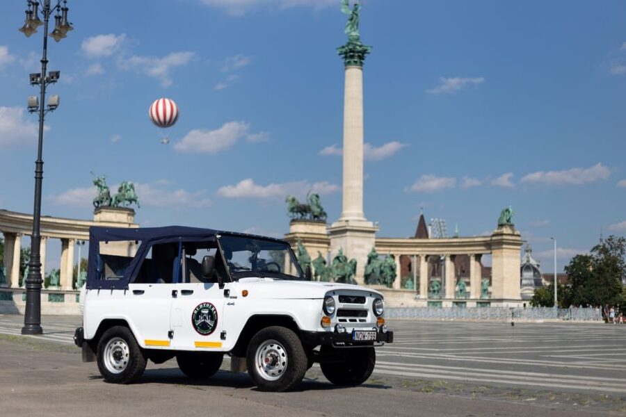 Iconic Budapest tour with Classic Russian Jeep and G-Wagon - Thermal bath and synagogue pass-bys, plus Market Hall area energy