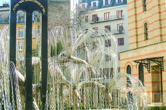 Jewish Heritage / Full tour - A walking segment that connects places, not just points