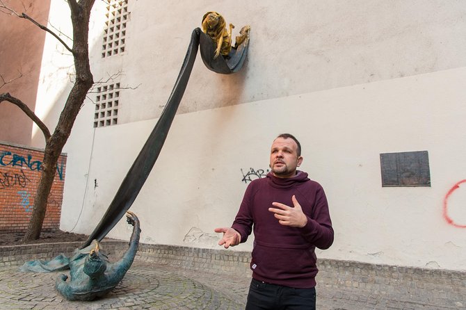 Jewish Heritage in Hungary with a Historian - Start at Erzsébet tér: where the story begins