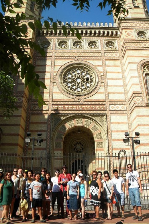 Jewish Quarter of Budapest Walking Tour - Hungarian Jewish history and the story of the Righteous Gentiles