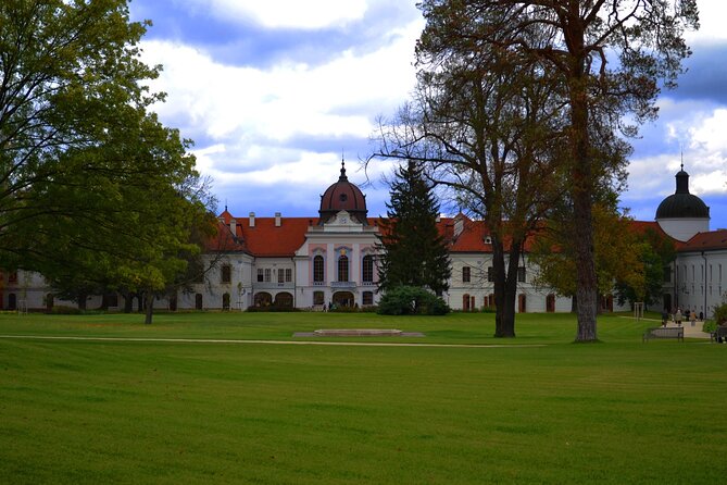 Legacy of Sissi Royal Palace of Godollo Tour with Cake and Coffee - Guides and English: What Works, What to Watch For