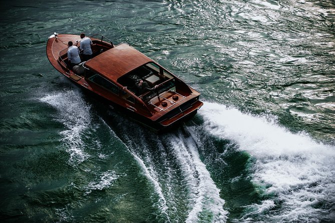 Luxurious, private day cruise with a waterlimousine to Szentendre - A water limousine day cruise that feels like you’re renting the river