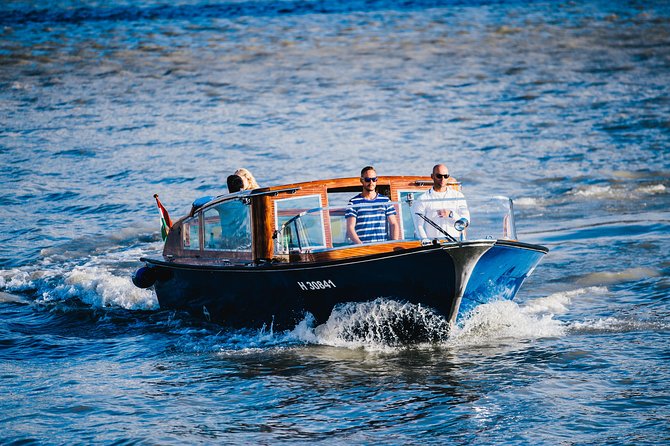 Luxurious, private day cruise with a waterlimousine to Szentendre - The Parliament and Chain Bridge angles you only get from the river