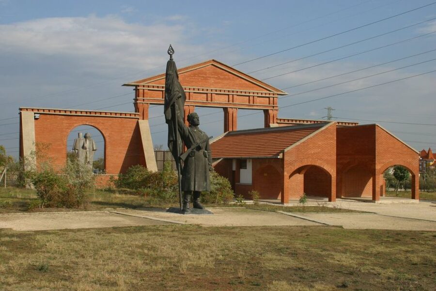 Memento Park: Official Guided Tour with Entry Ticket - Key takeaways before you go