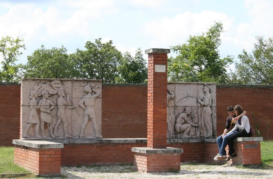 Memento Park: Official Guided Tour with Entry Ticket - Statue Park Walk: Workers, Leaders, and Communist Events in Bronze