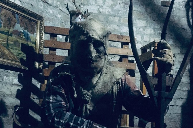 Nightmare in Budapest Interactive Horror Experience - Getting to the meeting point near public transport
