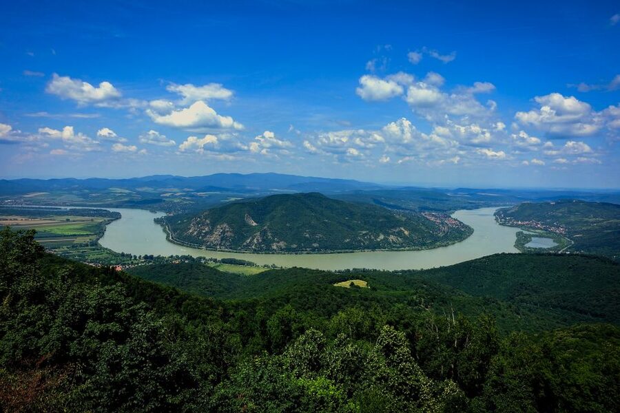 One Day Wonder Hike - The Essence of the Danube Bend - The steep start up Vadallo stones, then the ridgeline opens