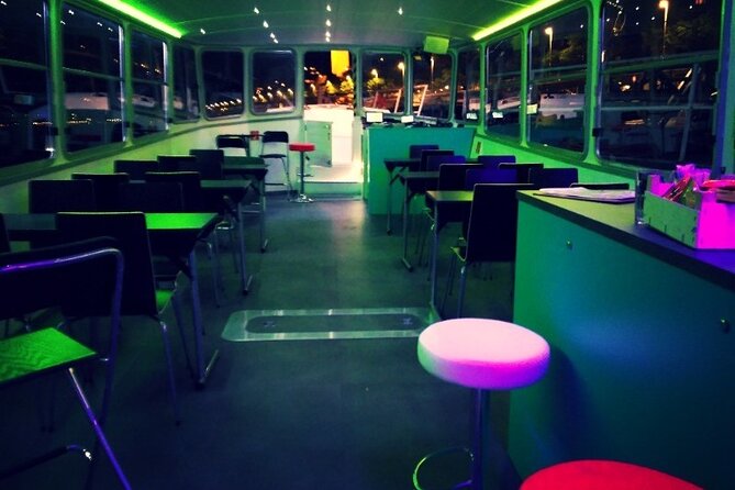 One hour Hen or Stag private party boat Budapest with unlimited beer and wine - Small Watch-Outs From Real Experiences