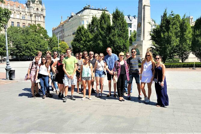 Original Budapest Alternative Street Art & Jewish Tour - Stop 4: Színes Esernyők and the Colourful City concept