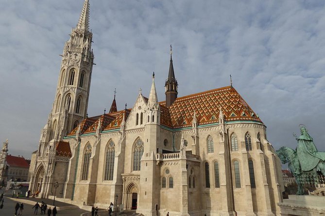 Private 4-hours City Tour of Budapest with private guide and Hotel Pick-up - Stop 3: Central Market Hall, the free entry stop that feels like Budapest