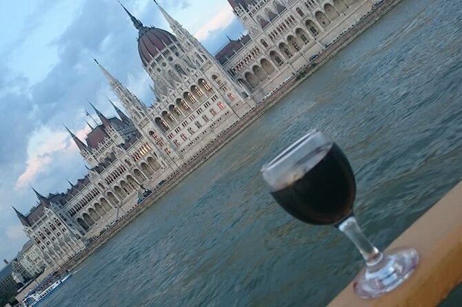 PRIVATE (7 hours) Budapest and Szentendre city tour with lunch and winetasting - Lunch in a wine cellar with wine tasting