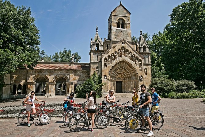 Private Budapest Bike Tour with Cafe Stop - Entering Budapest by bike, with your own certified guide