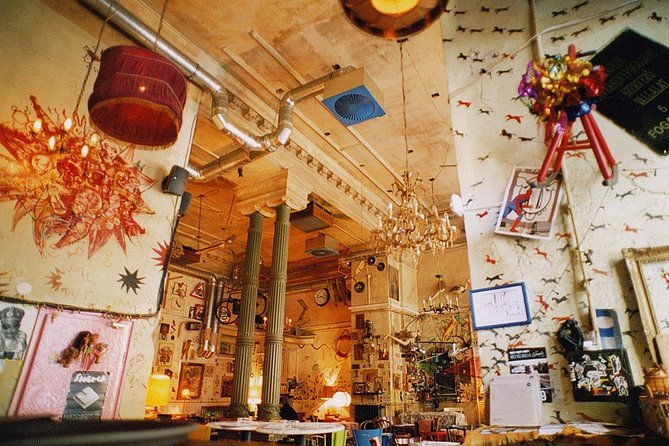 Private Budapest Ruin Bar Tour with Local Drinks & Street Food - How the Guide Builds the Night: Not Just Bar Hopping