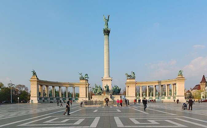 Private Budapest Sightseeing Tour: Royal Castle, Heroes Square, Chain Bridge - Getting Your Bearings: What a Private Highlights Tour Really Solves