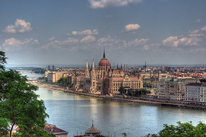 Private Budapest Sightseeing Tour: Royal Castle, Heroes Square, Chain Bridge - Andrássy Avenue, State Opera House, and Heroes’ Square, the Big Pest Finale