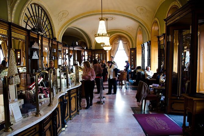 Private Café Wandering: Excursion through Budapest’s Belle Epoque - Café Gerbeaud: the late 1800s social hub you can still picture