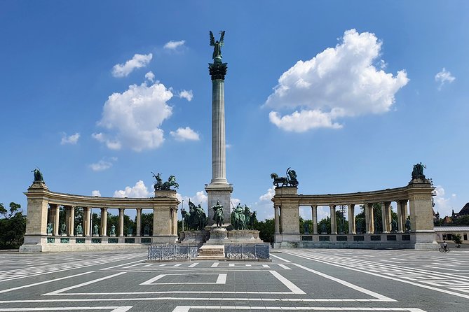 Private city tour by van - The route strategy: a smart day focused on dense landmarks