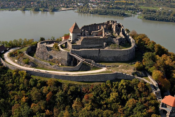 Private Guided Tour to Szentendre & Visegrád Castle (Danube Bend) - Szentendre in Two Hours: Promenade Vibes, Mediterranean Streets, and Craft Stops