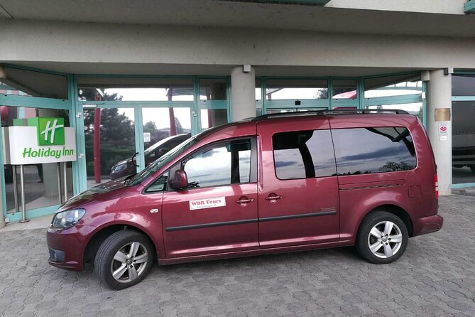 Private Transfer from Budapest city to Budapest Airport - departure - Door-to-door pickup to terminal drop-off, without the extra hassle