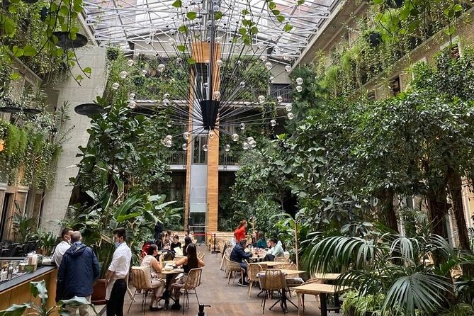 Private Walking Tour in The Jewish District Budapest - Szimpla Kert: ruin pub culture in 15 minutes