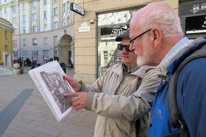 Rise Against the Soviet: The 1956 Revolution - Private Tour - Stop 1: Kossuth Lajos Square and the Parliament-side tragedy