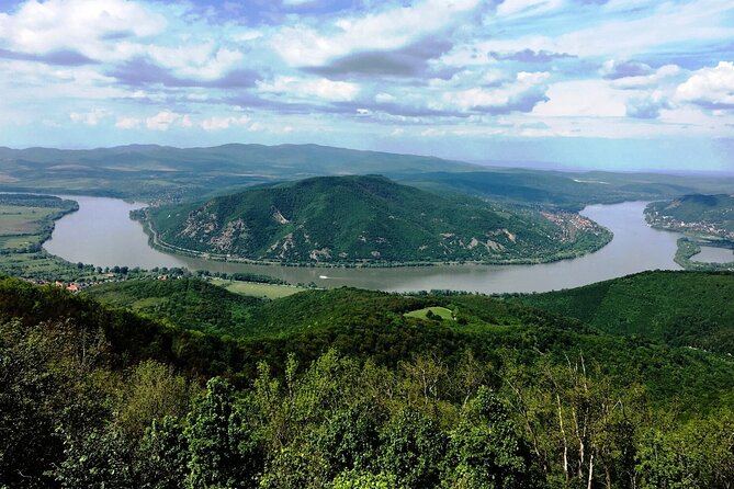 Scenic Danube River bend hills & the Art Town: Private Car Tour - Key highlights worth planning for